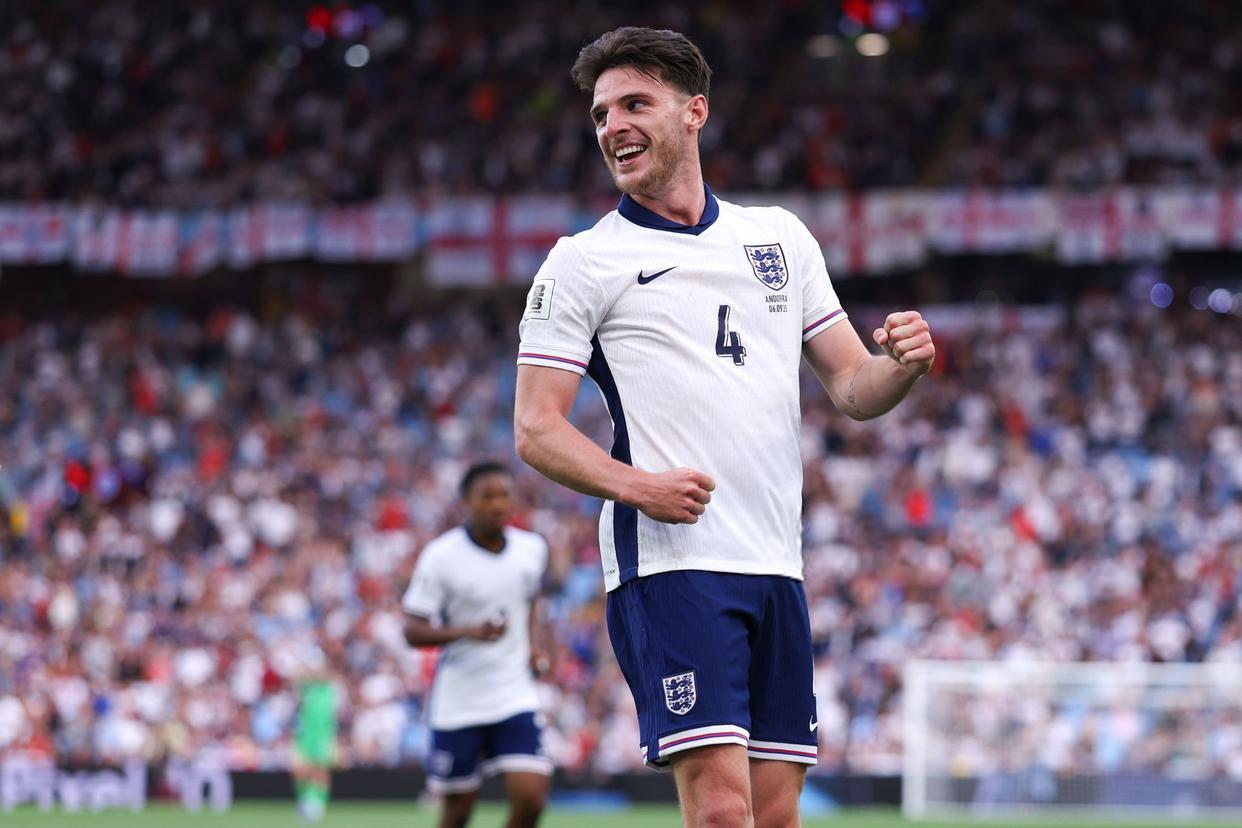 2-0！凯恩哑火，1.2亿巨头破门，英格兰丑陋赢球，图赫尔黑脸