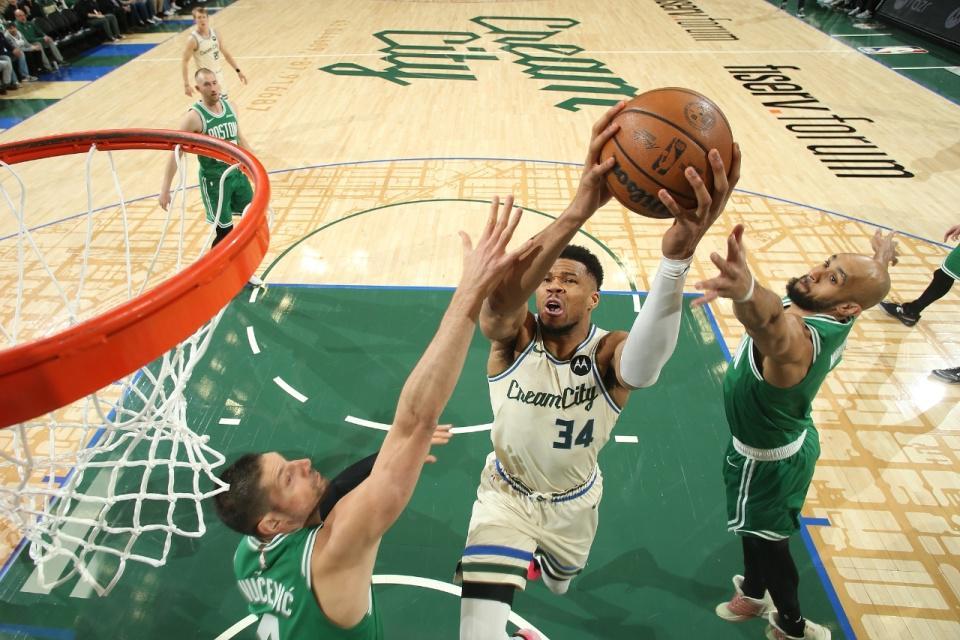 电竞数据-字母哥复出19+11！绿军大胜雄鹿巩固东部第二 普里查德25+9